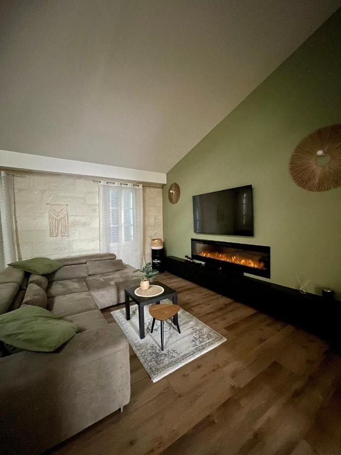 Loft Spacieux Au Coeur Des Remparts D'إج مورت المظهر الخارجي الصورة